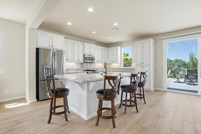 21456 Rucker Ct, Grass Valley, CA 95949