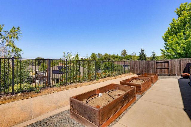 21456 Rucker Ct, Grass Valley, CA 95949
