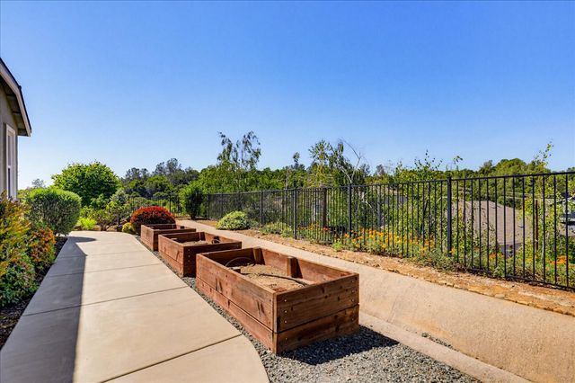21456 Rucker Ct, Grass Valley, CA 95949
