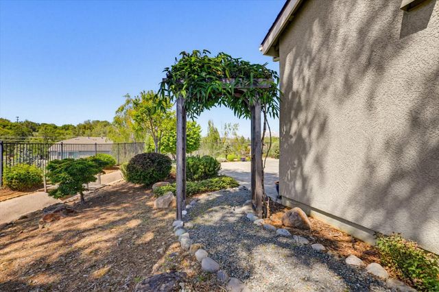 21456 Rucker Ct, Grass Valley, CA 95949