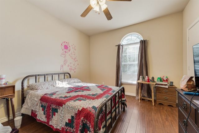 301 Quail Run Road, Red Oak, TX 75154