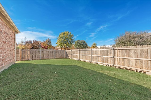 301 Quail Run Road, Red Oak, TX 75154