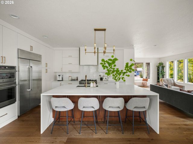 15986 PARKER Rd, Lake Oswego, OR 97035