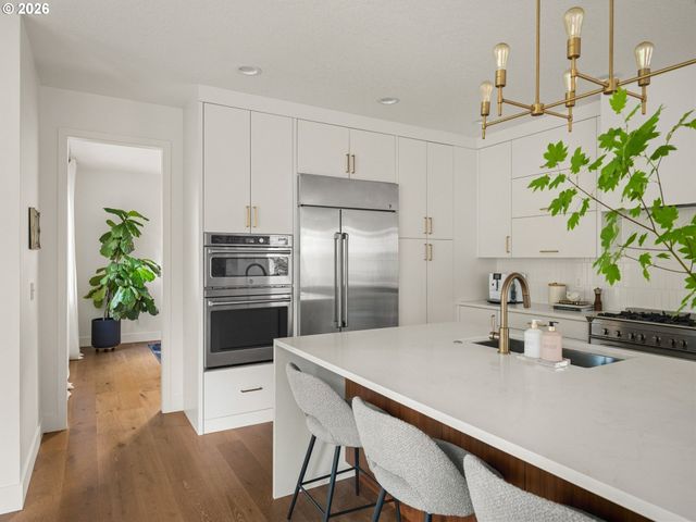 15986 PARKER Rd, Lake Oswego, OR 97035