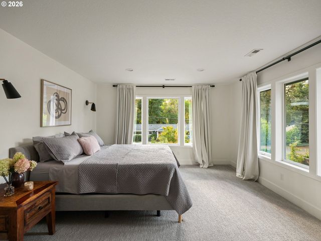 15986 PARKER Rd, Lake Oswego, OR 97035
