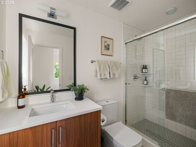 15986 PARKER Rd, Lake Oswego, OR 97035