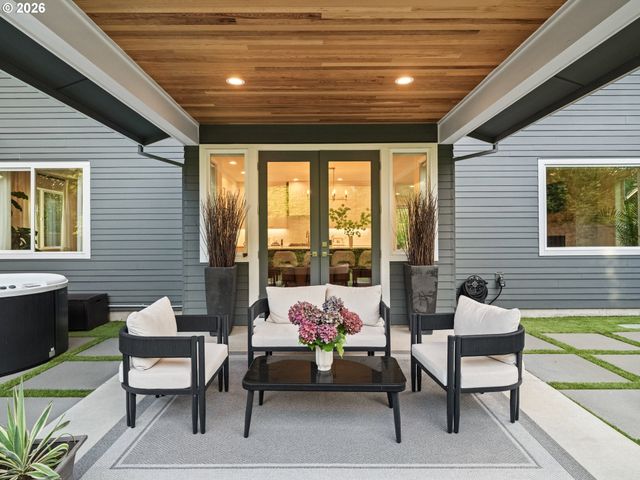 15986 PARKER Rd, Lake Oswego, OR 97035