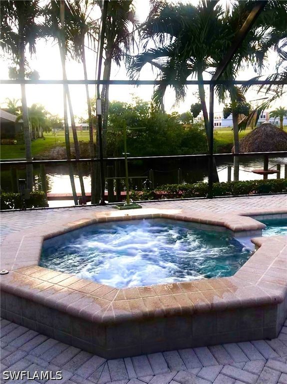 Image 12 of property listing at 3520 SW 1st Place SW 1st PL, Cape Coral, FL 33914