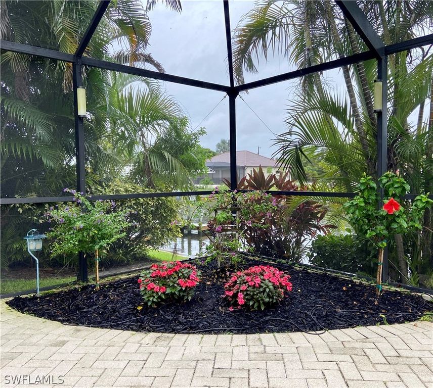 Image 15 of property listing at 3520 SW 1st Place SW 1st PL, Cape Coral, FL 33914