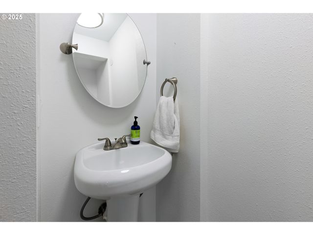 5730 Garden Ln, Olympia, WA 98502