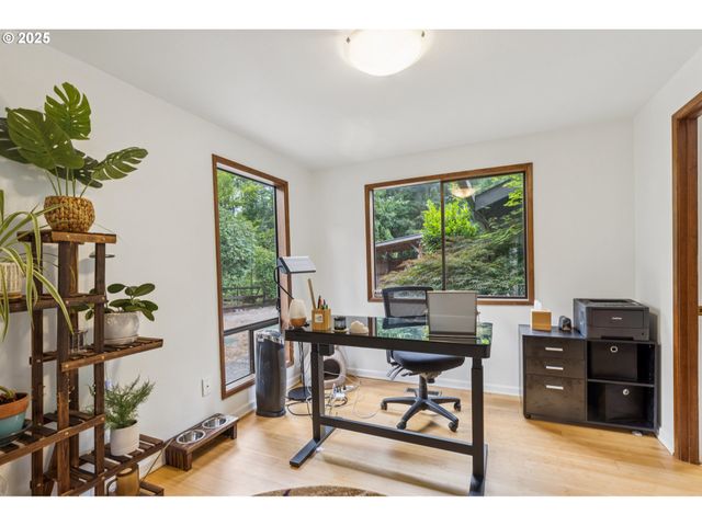 5730 Garden Ln, Olympia, WA 98502