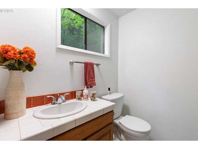 5730 Garden Ln, Olympia, WA 98502