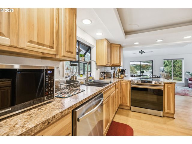 5730 Garden Ln, Olympia, WA 98502