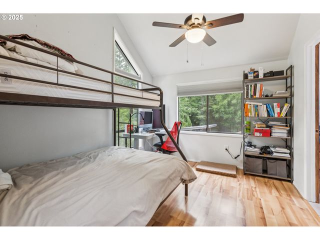 5730 Garden Ln, Olympia, WA 98502