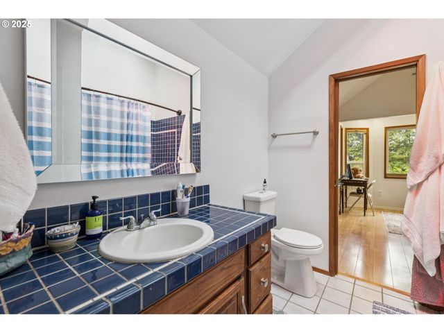 5730 Garden Ln, Olympia, WA 98502