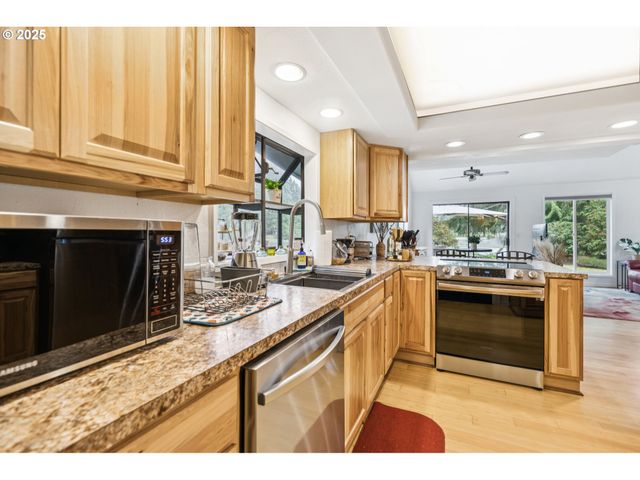 5730 Garden Ln, Olympia, WA 98502