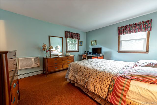 4 Huber Place, Saint James, NY 11780