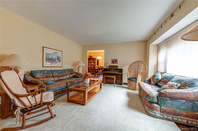 4 Huber Place, Saint James, NY 11780