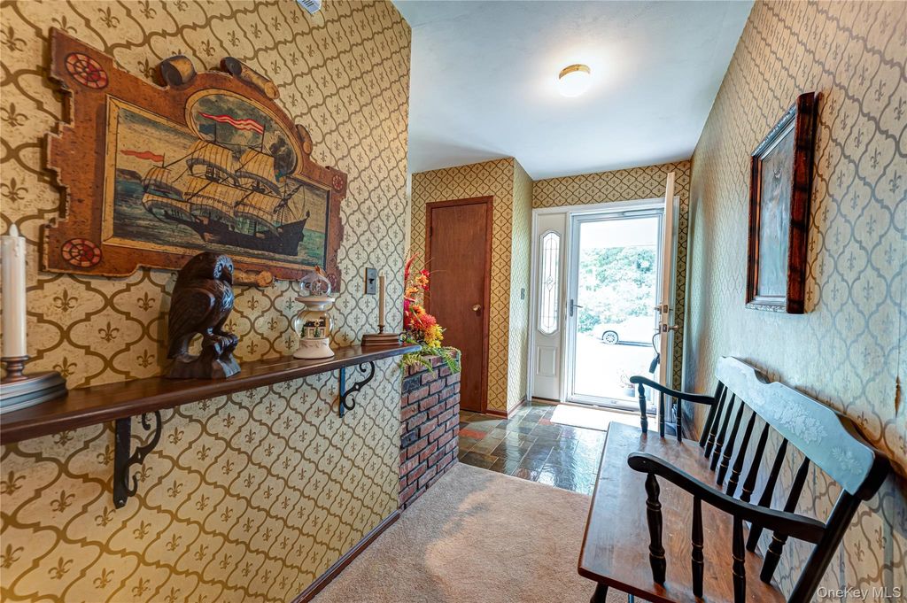 4 Huber Place, Saint James, NY 11780 — photo 5