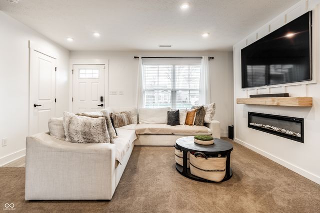 9823 Hulton Road, Pendleton, IN 46064