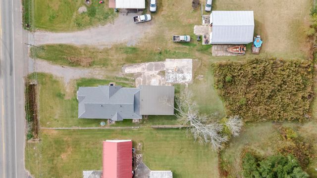 2504 Hwy 182, Raceland, LA 70394