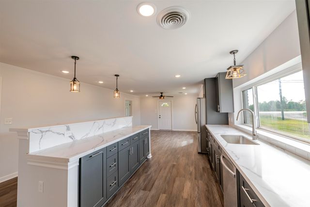 2504 Hwy 182, Raceland, LA 70394