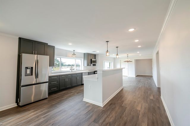 2504 Hwy 182, Raceland, LA 70394