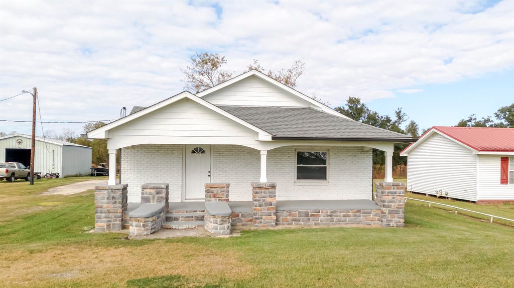 2504 Hwy 182, Raceland, LA 70394