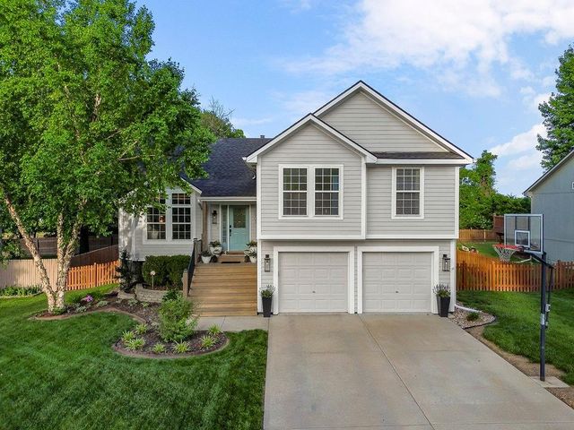 5903 Meadowsweet Lane, Shawnee, KS 66226