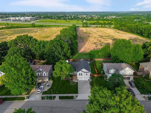 5903 Meadowsweet Lane, Shawnee, KS 66226