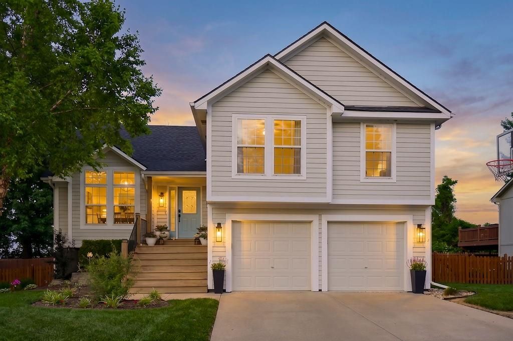 5903 Meadowsweet Lane, Shawnee, KS 66226
