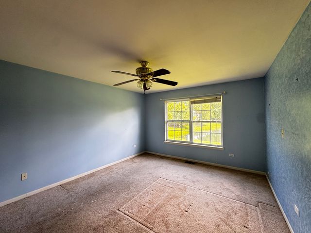 444 Badger Lane, Oswego, IL 60543