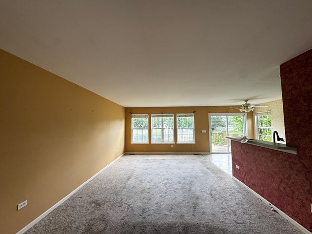444 Badger Lane, Oswego, IL 60543