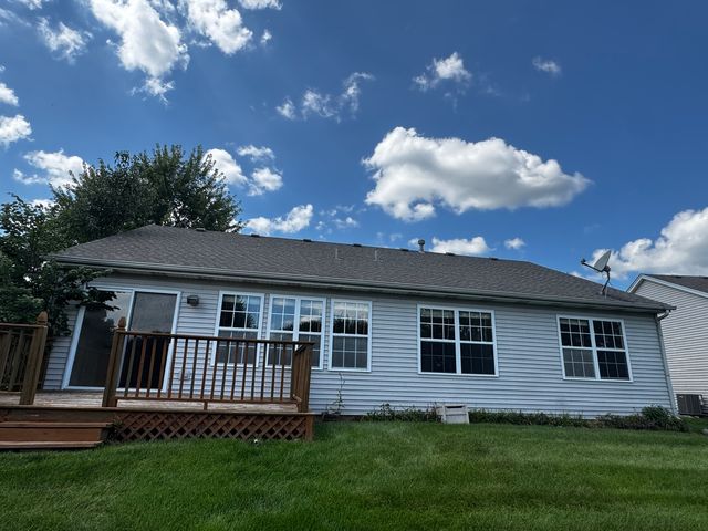 444 Badger Lane, Oswego, IL 60543