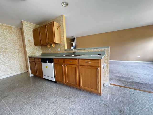444 Badger Lane, Oswego, IL 60543
