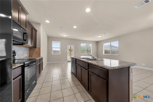 1351 Fall Cover, New Braunfels, TX 78130