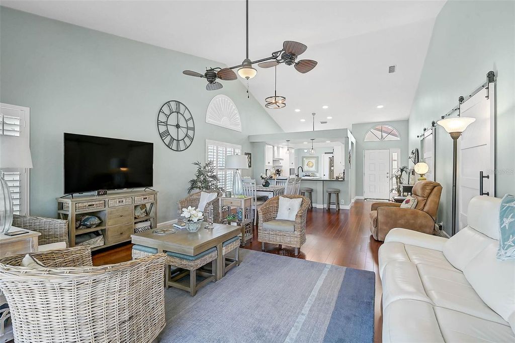 Image 13 of property listing at 4934 CLUBVIEW COURT E, Bradenton, FL 34203