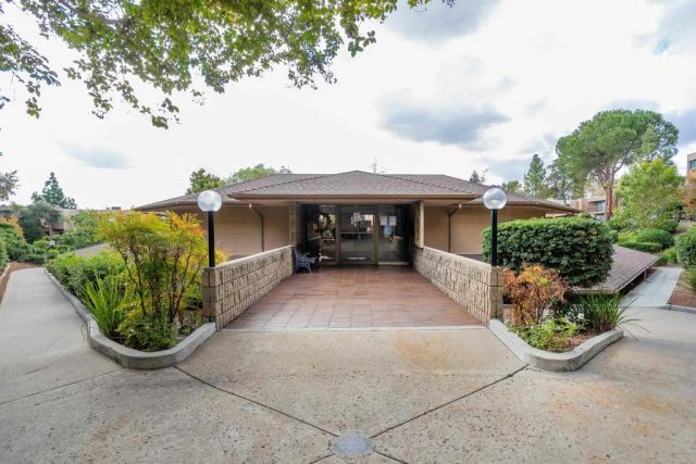 5700 Baltimore Drive 16, La Mesa, CA 91942