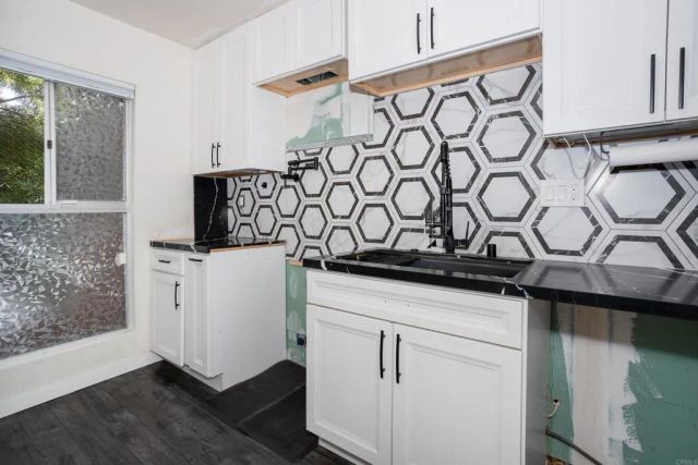 5700 Baltimore Drive 16, La Mesa, CA 91942