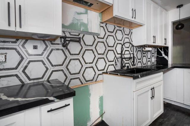 5700 Baltimore Drive 16, La Mesa, CA 91942