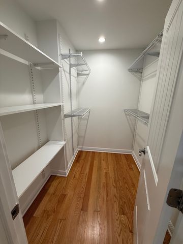 5747 N Sheridan Road E, Chicago, IL 60660