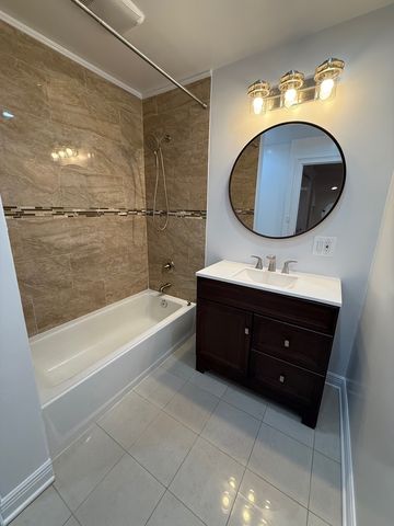 5747 N Sheridan Road E, Chicago, IL 60660