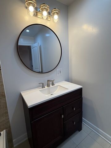 5747 N Sheridan Road E, Chicago, IL 60660