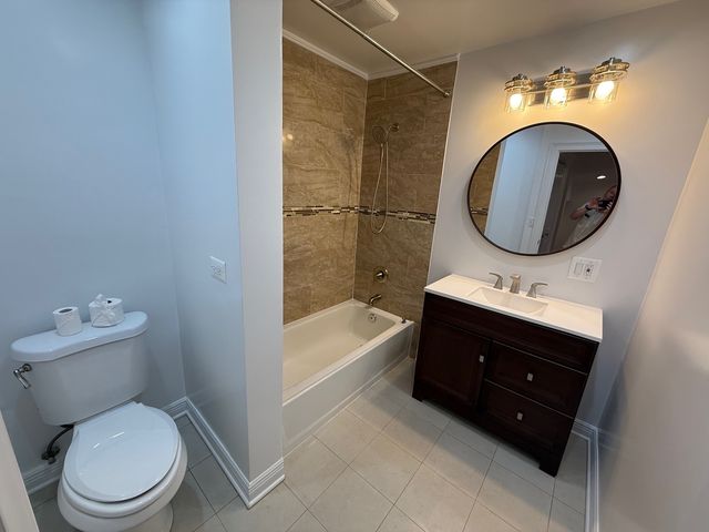 5747 N Sheridan Road E, Chicago, IL 60660