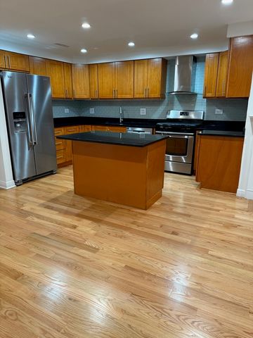 5747 N Sheridan Road E, Chicago, IL 60660