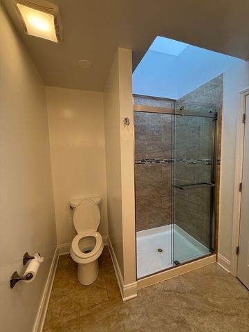 5747 N Sheridan Road E, Chicago, IL 60660