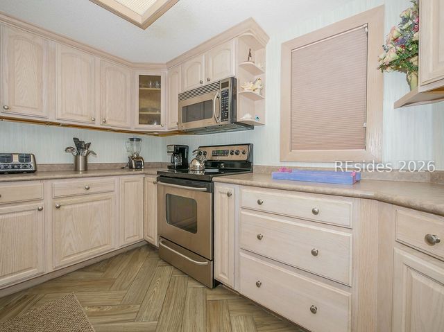 77 Ocean Ln Apt 113, Hilton Head Island, SC 29928