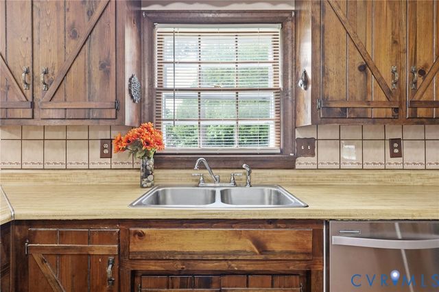 6824 Gateline Dr, North Chesterfield, VA 23234