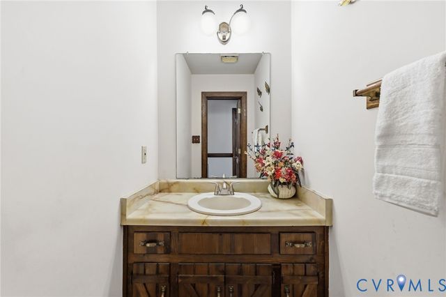 6824 Gateline Dr, North Chesterfield, VA 23234
