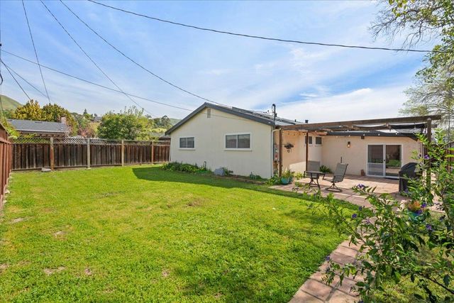 15001 Ridgetop Drive, San Jose, CA 95127